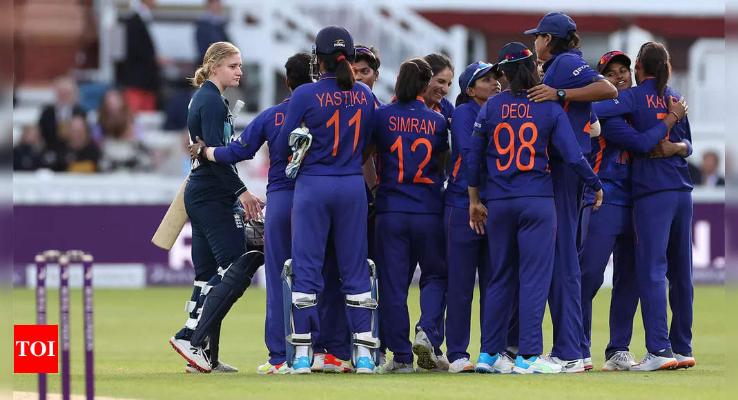 3rd ODI: India whitewash England in Jhulan Goswami’s last waltz | Cricket News – Times of India