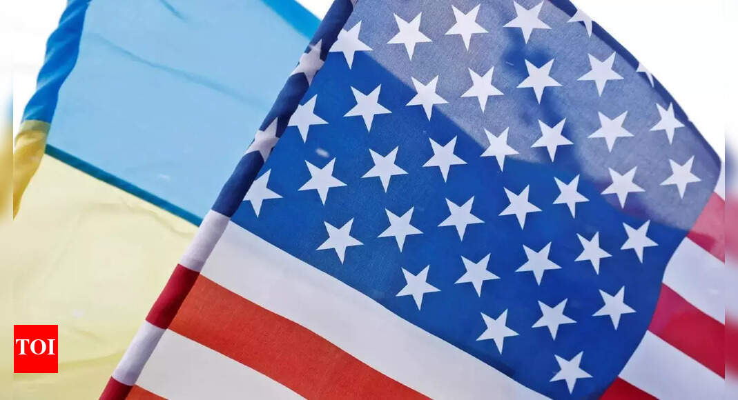 Live: US whistleblower Snowden gets Russian citizenship 