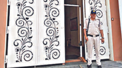 Armed cops guard Ujjain RSS office
