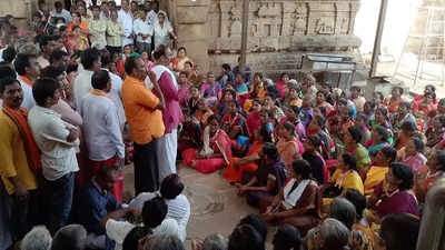 Devotees' temple 'seva' a big hit in Andhra Pradesh's Nandyal