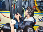 Hrithik donates bus to Dilkhush school