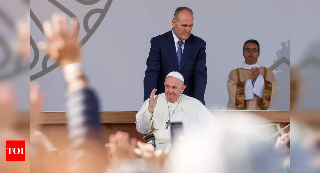 Pope urges Italians to have more children, welcome migrants – Times of India