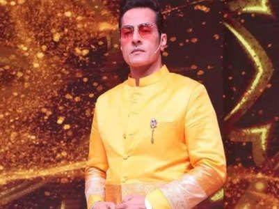 Sudhanshu Pandey sings in a reality show