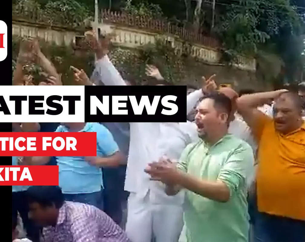 
Uttarakhand: Protesters block road, demand death sentence for Ankita’s murderers
