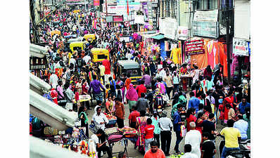 Major rush in Kolhapur city markets on Navaratra eve