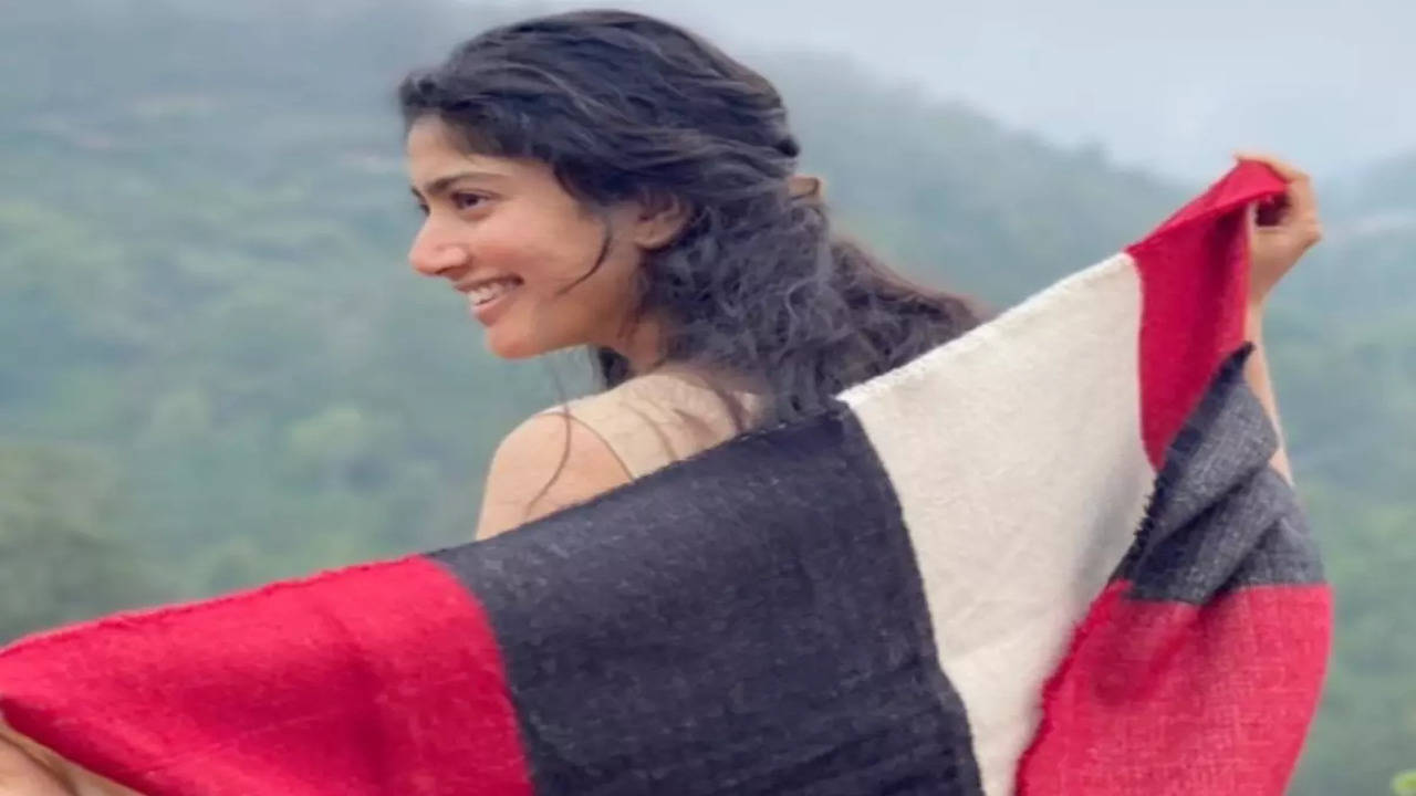 Xnx Sai Pallavi Sex - Watch video: Sai Pallavi spends gala time with family amid nature | Telugu  Movie News - Times of India