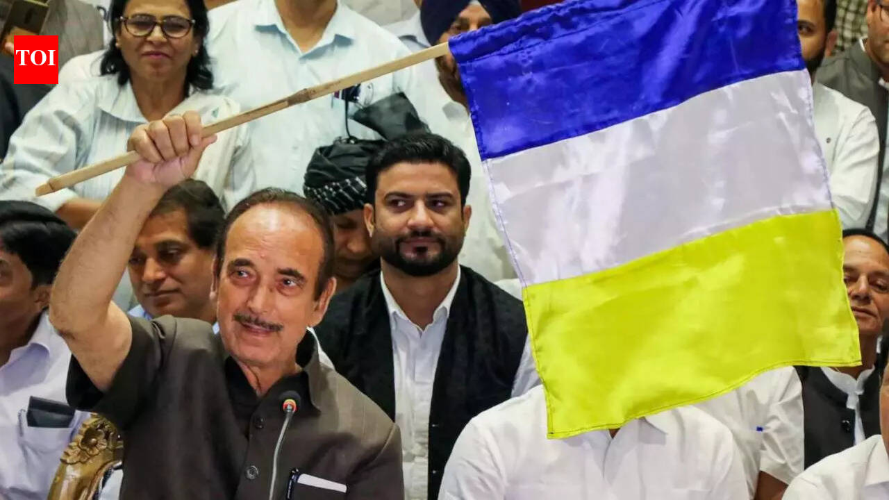 Azad: Ghulam Nabi Azad unveils Democratic Azad Party, vows to follow ...