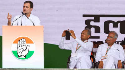 Why things are falling apart in Congress and centre can't hold