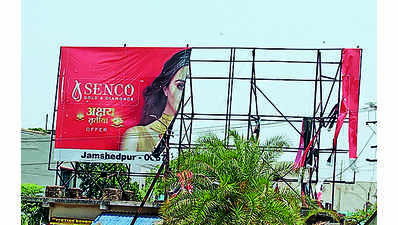 Civic body glare on illegal advt boards, waste on streets