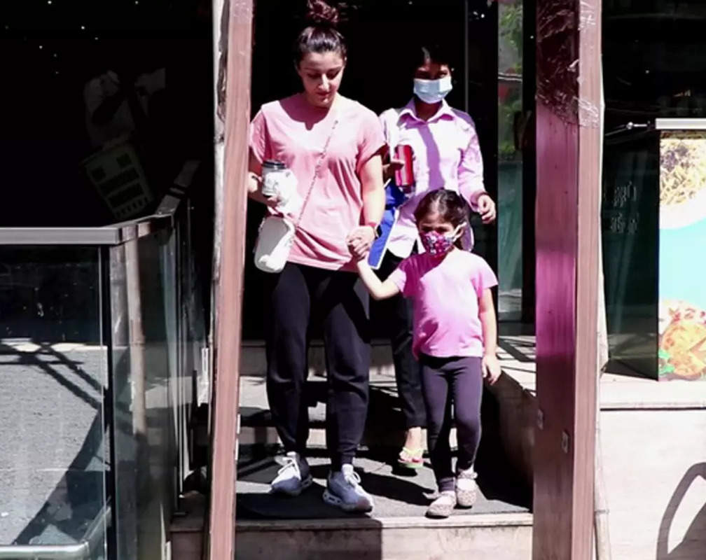 
Soha Ali Khan snapped with her daughter, mother-daughter duo twinned in pink T-shirts with black joggers

