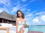These dreamy pictures of Hina Khan from Maldives vacation will leave you stunned!