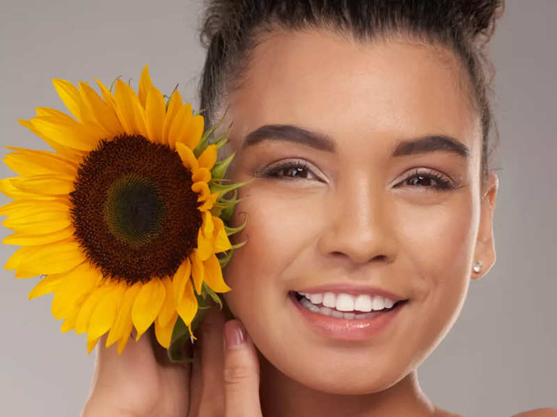 benefits-of-using-sunflower-oil-for-your-skin-times-of-india