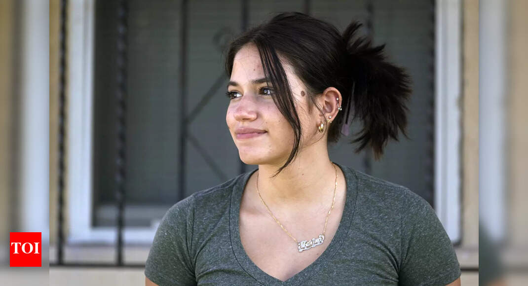 Roe: US: Teen interest in long-lasting birth control soars after Roe ...