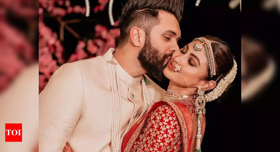Mouni Roy reveals if she feels pressured to embrace motherhood after marriage to Suraj Nambiar – Times of India
