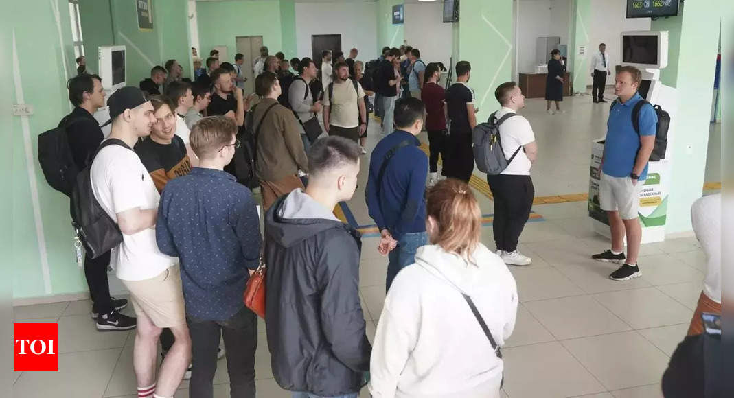 Officials say 98,000 Russians enter Kazakhstan after call-up – Times of India