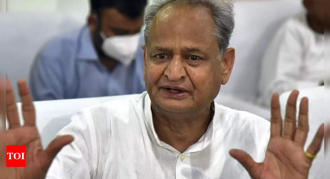 Congress: Congress Issues Notices To 3 Gehlot Loyalists; 25 MLAs Meet ...