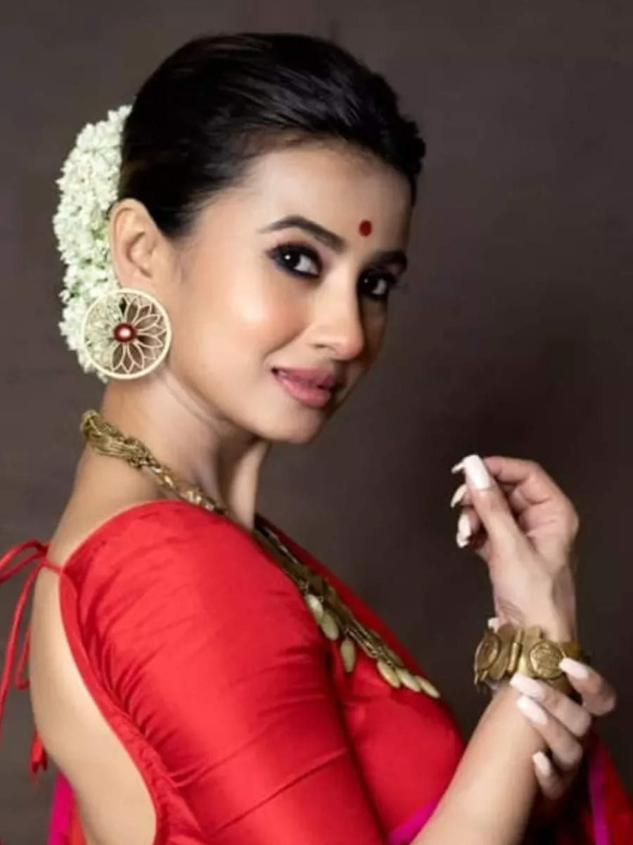 Durga Puja: Bengali TV celebs and their looks you can follow this puja |  The Times of India