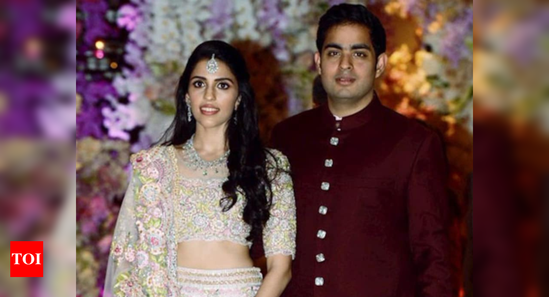 Akash Ambani and Shloka Mehta were spotted in their new 4 crore swanky ...