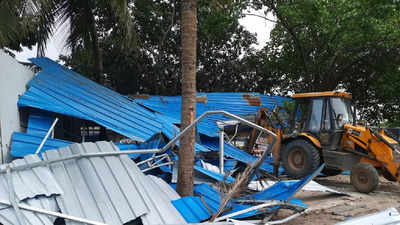 Navi Mumbai: NMMC demolishes garden encroachment at APMC market