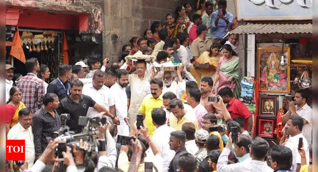 Lord Balaji sends divine gifts from Tirumala to goddess Mahalakshmi in