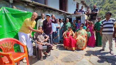 Two villages in Pauri, hours apart, give 'back-to-back' defence chiefs