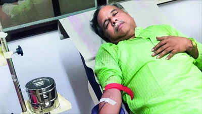 Hubballi: Principal retires after blood donation for 41st time in 33 years