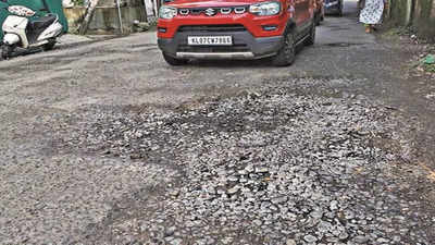 Gujarat: HC notice over poor roads