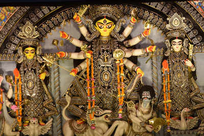 Happy Durga Puja 2022: Top 50 Wishes, Messages and Quotes to share with your loved ones