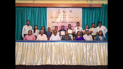 Mrugana Sawaikar wins the 16th Radha Mukund Naik Elocution