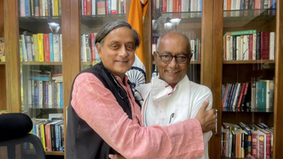 Digvijaya Singh drops out; Tharoor Vs Kharge for Congress Presidential race