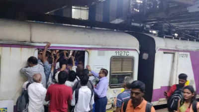 Maharashtra: Train jumps red signal at Thane, causes major disruption in services