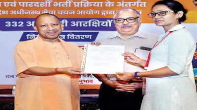 UP: 'Happy to see 30% women being hired during Navratra'