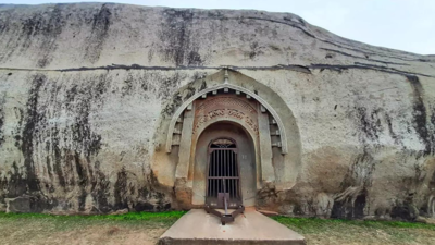 Bihar: ASI wants Barabar, Nagarjuni caves in tentative UNESCO list | Patna News - Times of India