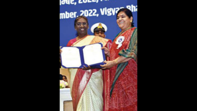 President Droupadi Murmu presents Madhya Pradesh 'most film friendly state' award