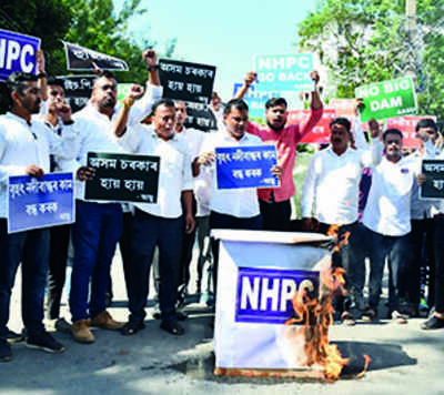 Aasu takes out rally against Subansiri dam construction