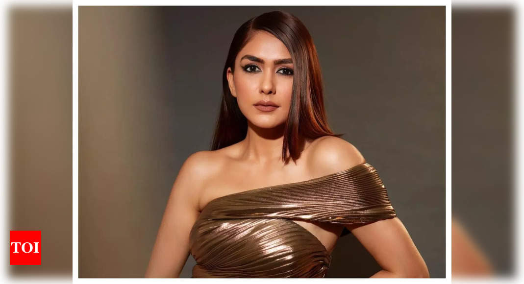 Mrunal Thakur opens up about the challenges of dating in her 30s; says people ask her ‘By 32, you will have your child?’ – Times of India