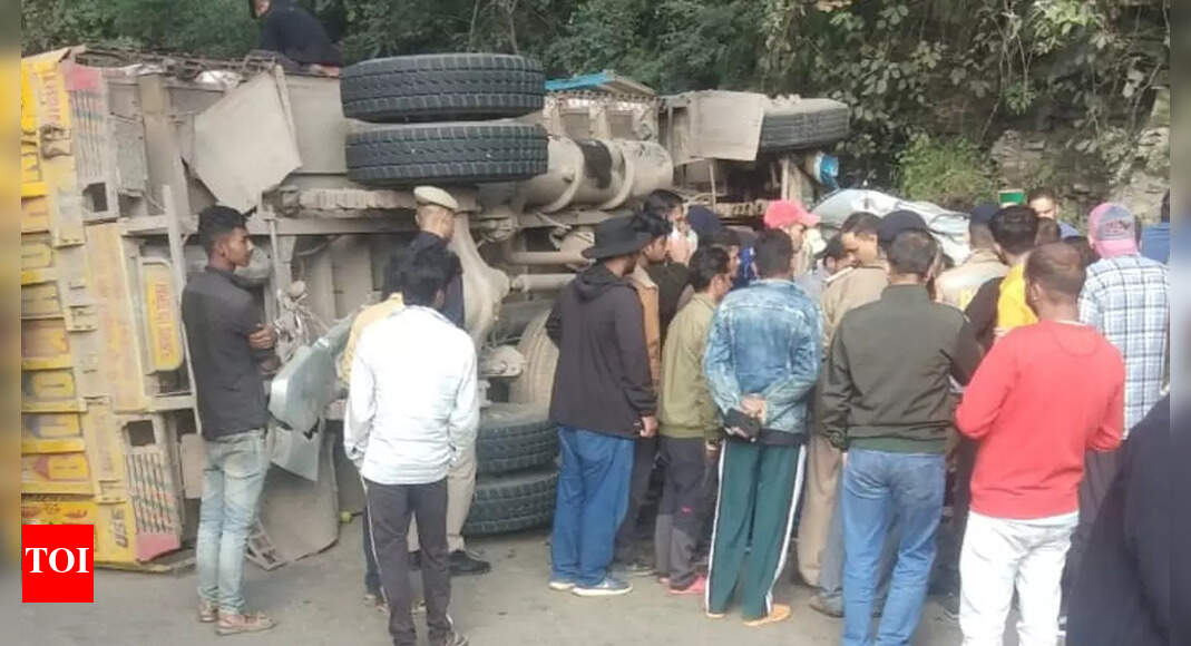 Three crushed to death as truck overturns on moving car in Shimla ...