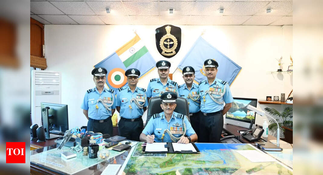 Dharkar: S P Dharkar new chief of IAF Eastern Air Command | India News ...