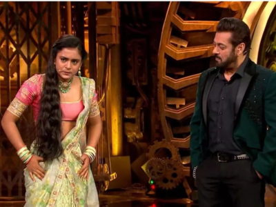 Bigg Boss 16: Sumbul Touqeer mimics Salman Khan's Weekend Ka Vaar episodes  - Times of India