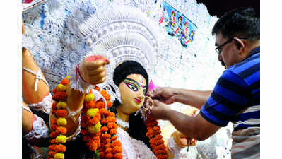 Durga Puja celebrations off to a colourful start