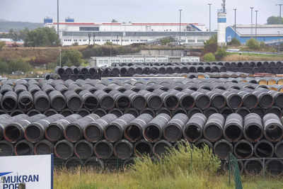 Germany builds new gas terminals to succeed Russian pipelines