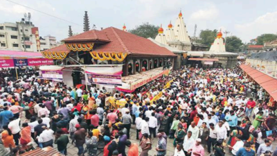 Heavy rush in Kolhapur, nearly 5 lakh visit Mahalaxmi temple on Saturday