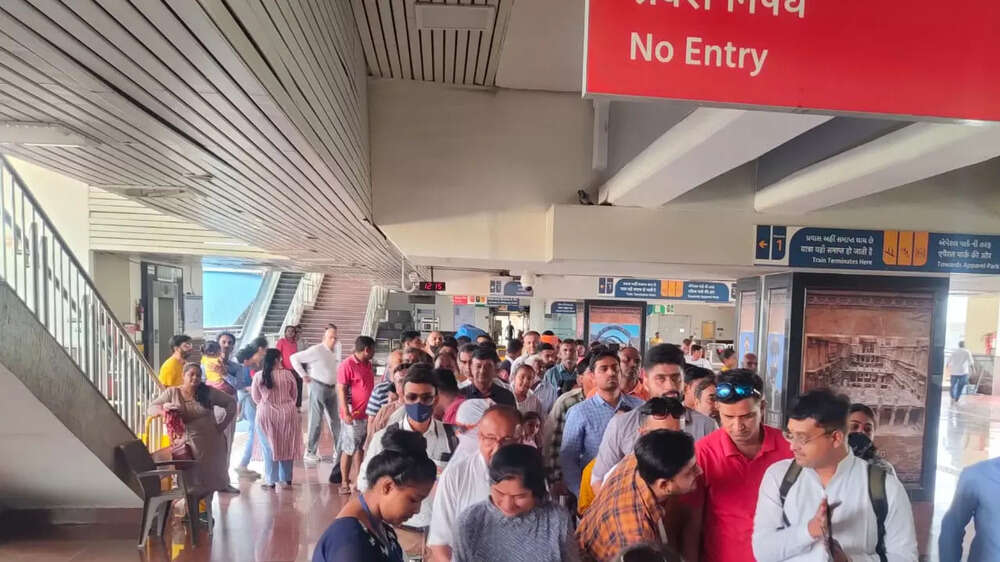 ​In pics: Amdavadis enjoy first day ride in newly inaugurated metro