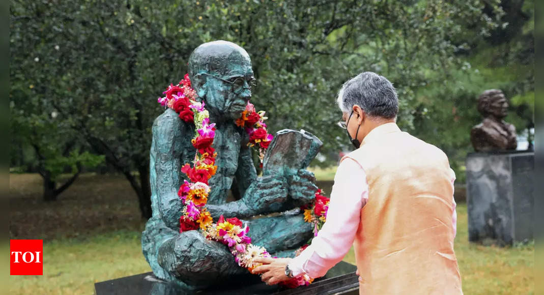 La célébration de Gandhi Jayanti revient dans le pittoresque parc chinois de Chaoyang après deux ans d’interruption induite par Covid