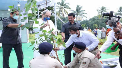Odisha CM Naveen Patnaik plants peepal tree on Gandhi Jayanti