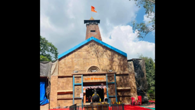 Ulhasnagar's Navratri mandal creates 75-foot replica of Kedarnath temple