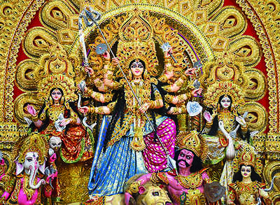 Puja revelry at its peak on Saptami