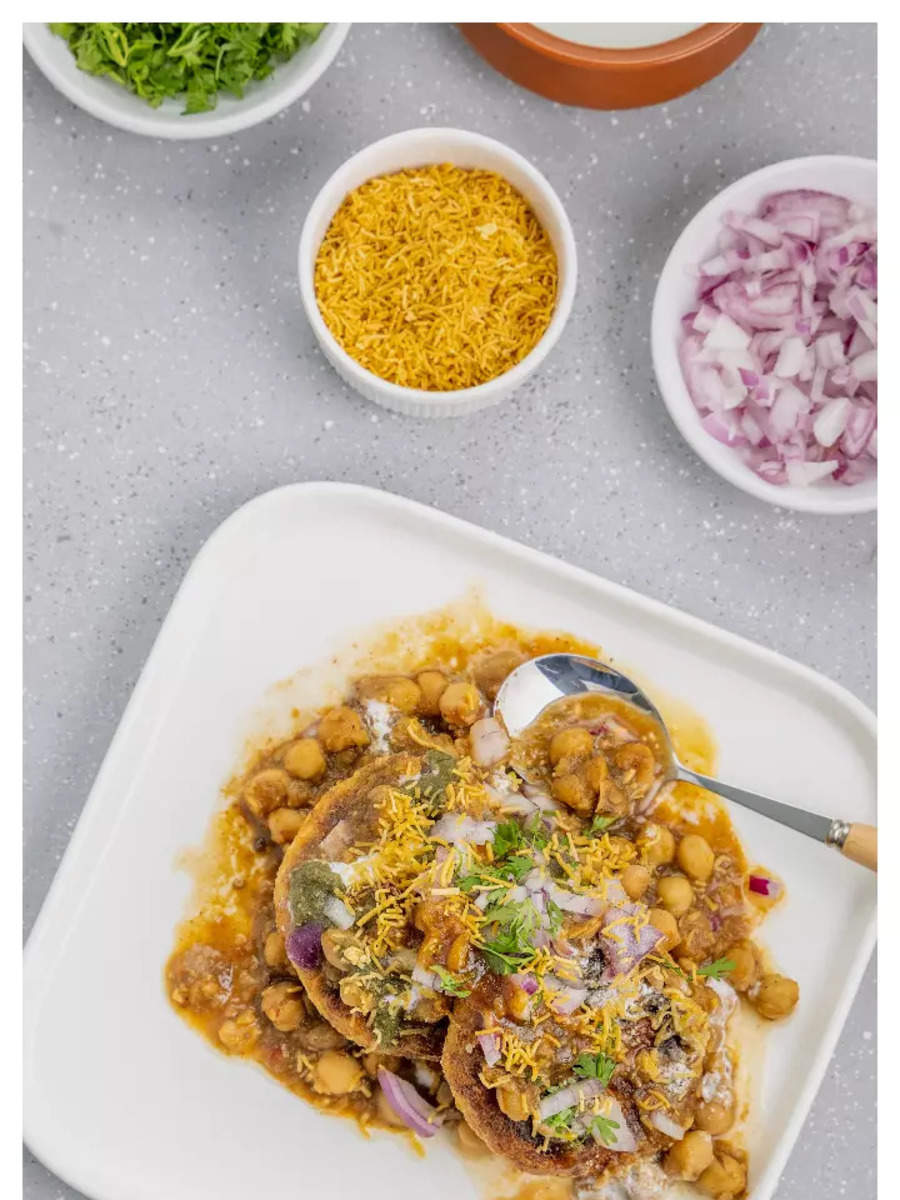 How to make Street-Style Aloo Tikki Chaat at home | Times of India