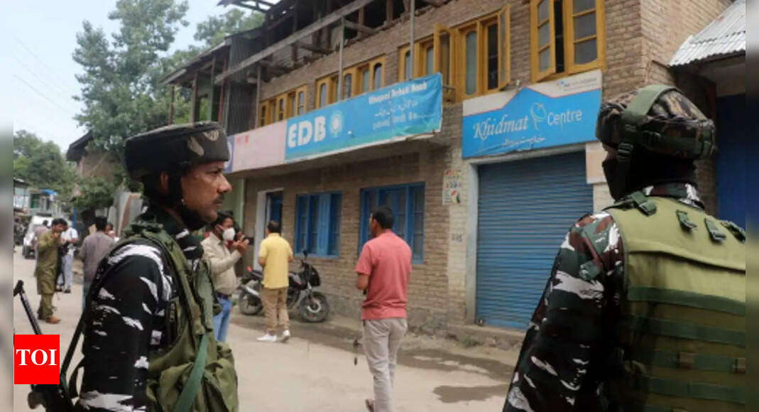 Bank manager attacked in J&K ahead of Shah&rsquo;s visit