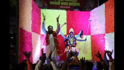 Maharashtra: ‘Palki Pradkashina’ taken out in Chanda to mark Mata Mahakali festival